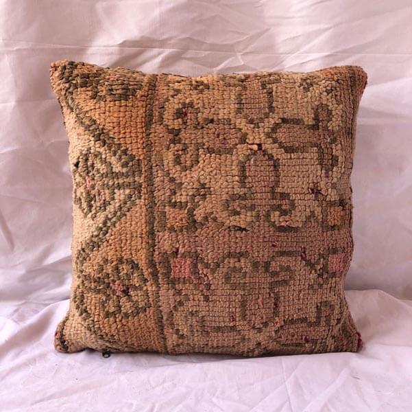 https://anirstyle.com/wp-content/uploads/2022/10/Ancient-Berber-Pillows-1.jpg