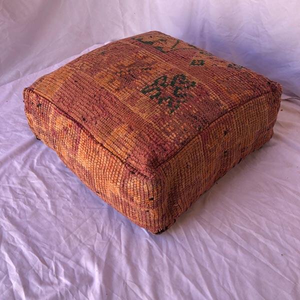 Flooring vintage pouf